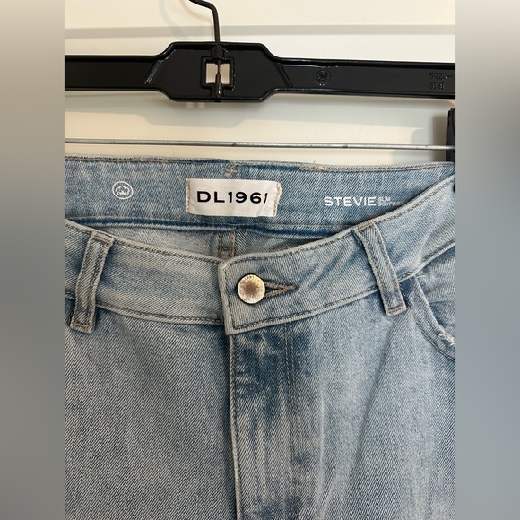 NWOT DL1961 | Stevie Slim Boyfriend Jean in Drifter - Picture 5 of 7